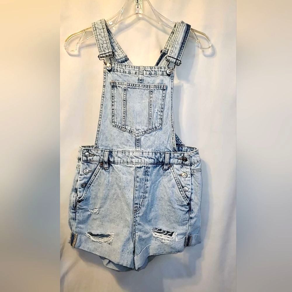 H&M Light Blue Denim Overall Shorts Size-4